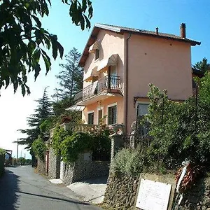 La Tana Del Tasso Bed & Breakfast